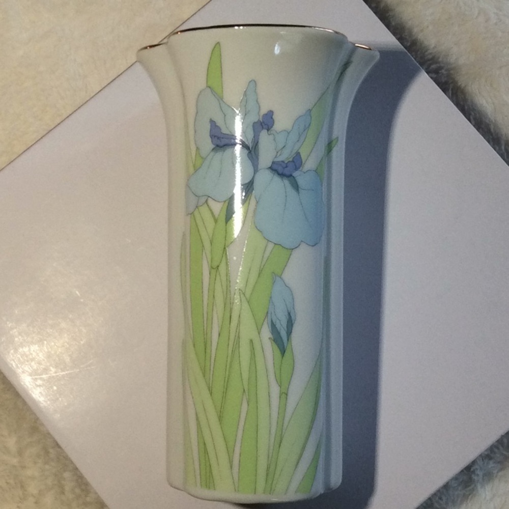 Iris Vase Ceramic EUC